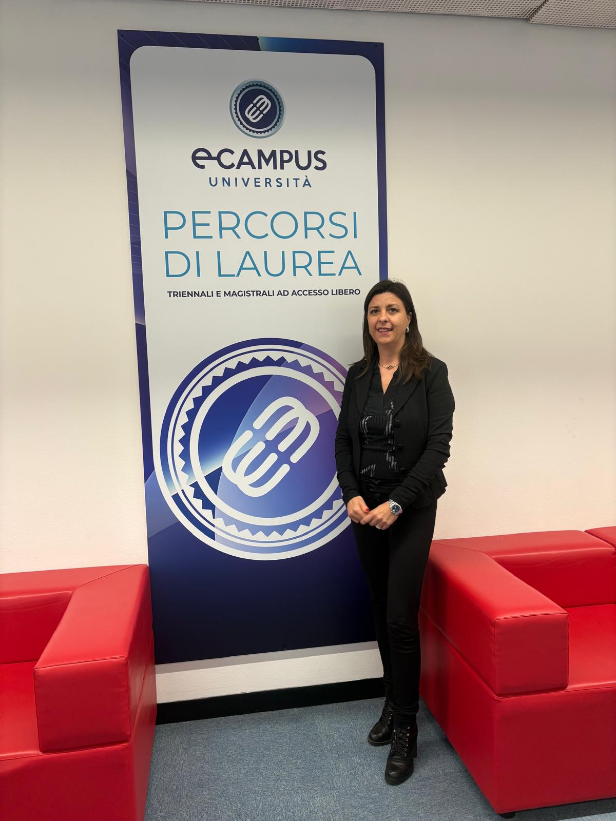 Cristina Cautillo durante un momento collegato alla nomina e-Campus